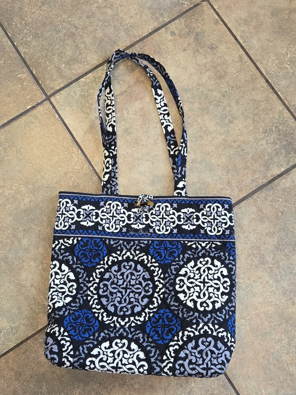 Vera Bradley Women's Canteberry Colbolt Blue Quilted Tote Bag Size Large